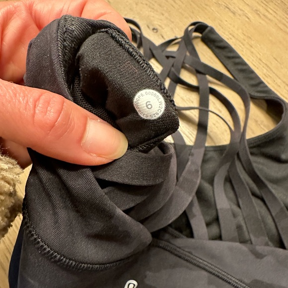 Lululemon Free To Be Moved Bra
Incognito Camo Multi Grey size 6 - Picture 7 of 7